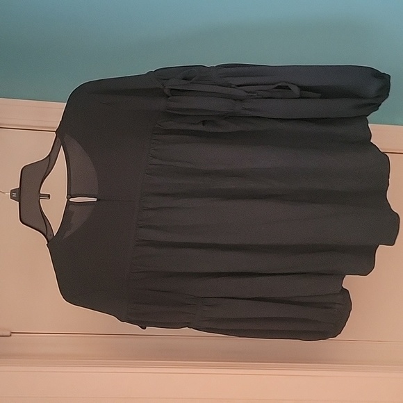 Loft Blouse - Picture 6 of 7